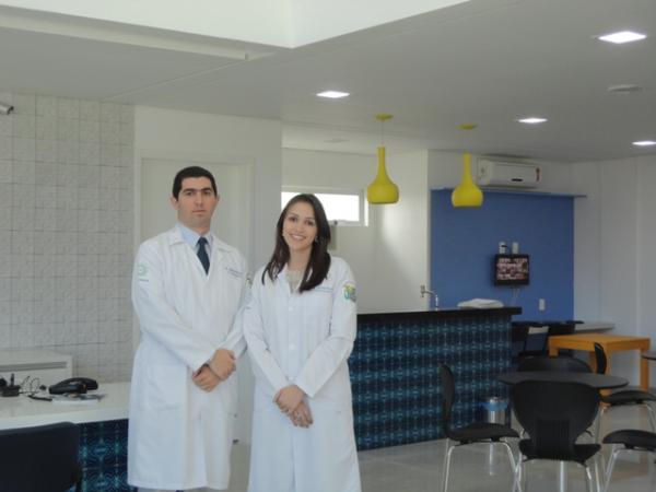 Dr. Walter Bucar e Dra. Juliana Bucar(Imagem:Divulgação)