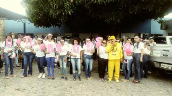Ação social encerra atividades do Outubro Rosa em Floriano.(Imagem:FlorianoNews)
