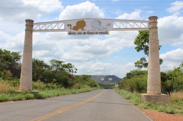 Portal de Entrada para rodovia que leva à cidade de Miguel Leão no Piauí.(Imagem:Gil Oliveira/ G1)