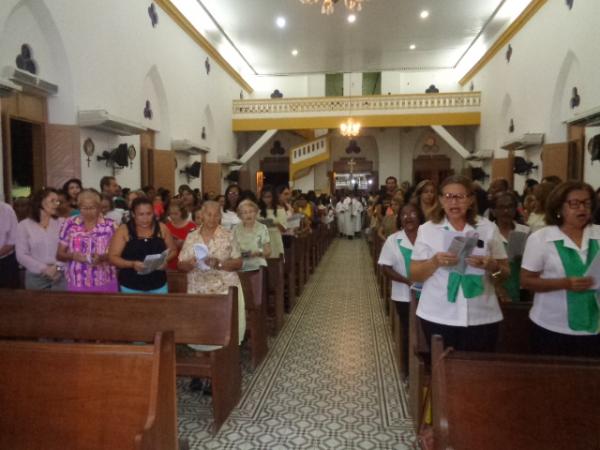 Fieis participam da última missa de Dom Valdemir na Catedral São Pedro de Alcântara.(Imagem:FlorianoNews)