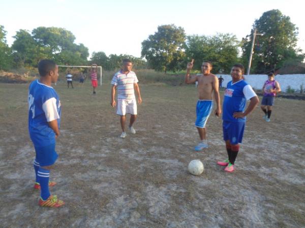 Desportistas realizam tarde esportiva em Floriano.(Imagem:FlorianoNews)