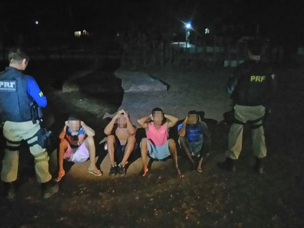 Quatro homens foram presos pela PRF.(Imagem:Divulgação/PRF)