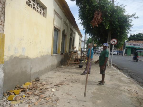 Fábio Novo visita obras do Espaço Cultural Christino Castro, em Floriano. (Imagem:FlorianoNews)