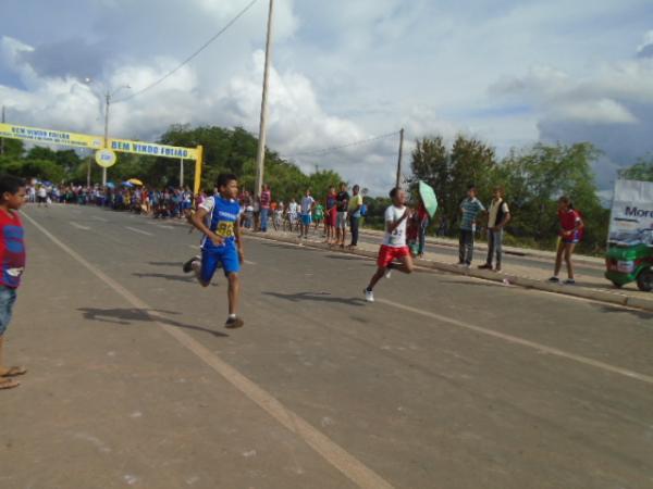 Festival de Atletismo reúne estudantes de escolas municipais de Floriano.(Imagem:FlorianoNews)