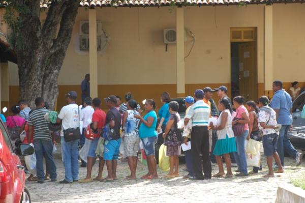 Prefeitura de Floriano beneficia agricultores com distribuição de sementes.(Imagem:Waldemir Miranda)