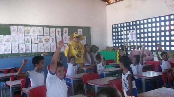 Projeto Amarelinho inicia visitas às escolas de Floriano para o Show do Carrapeta.(Imagem:FlorianoNews)