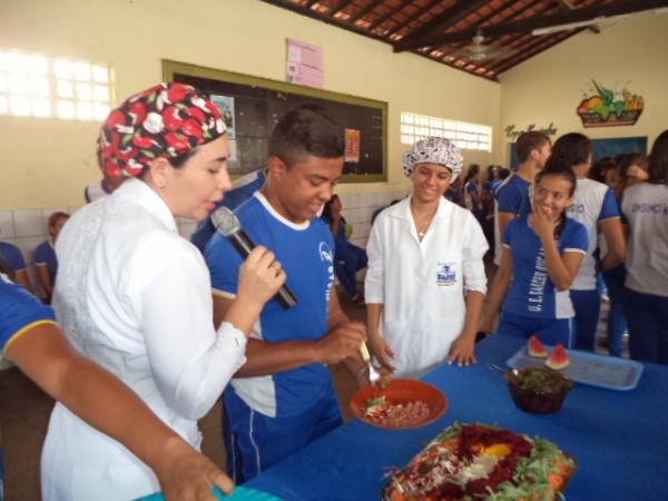 Fauzer Bucar realiza culminância de projeto sobre doação de sangue.(Imagem:FlorianoNews)