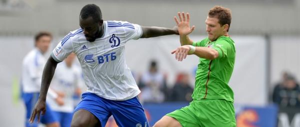 Christopher Samba, zagueiro do Dínamo de Moscou, é punido após responder insultos racistas.(Imagem:Getty Images)