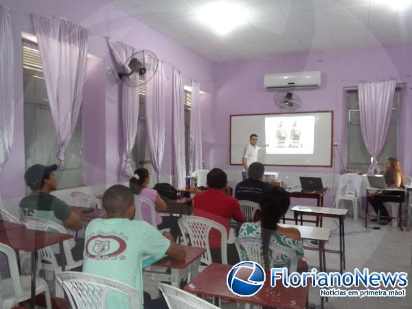 Qualifica&ccedil;&atilde;o dos professores de Educa&ccedil;&atilde;o F&iacute;sica.(Imagem:FlorianoNews)