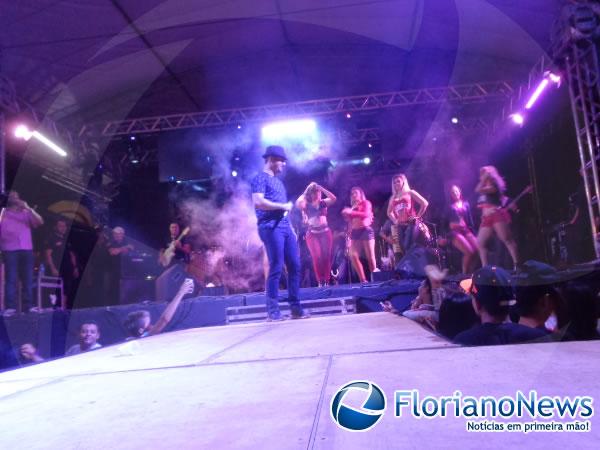 Aniversário de Floriano foi comemorado com festa dançante.(Imagem:FlorianoNews)