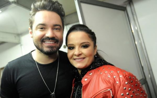 Fernando e Maiara no camarim da Festa do Peão de Americana.(Imagem: Júlio César Costa/G1)