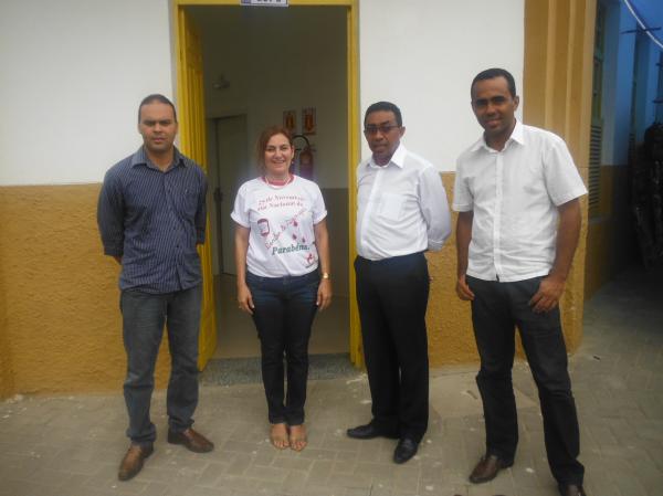 Prefeito Joel visitou o prédio do Centro de Testagem e Aconselhameto.(Imagem:FlorianoNews)