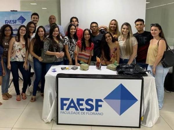 Acadêmicos da FAESF participam de palestra sobre processos de fabricação da cerveja.(Imagem:FAESF)