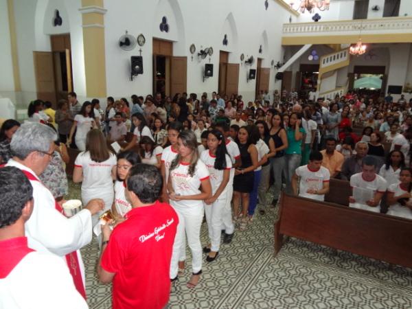 Igreja Matriz celebrou a solenidade de Pentecostes em Floriano.(Imagem:FlorianoNews)