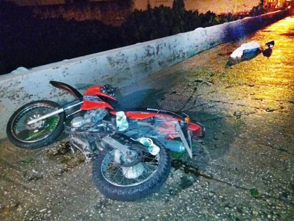 Jovem morre em acidente na ponte de acesso ao Tabuleiro em Parnaíba.(Imagem:Jornal da Parnaíba)