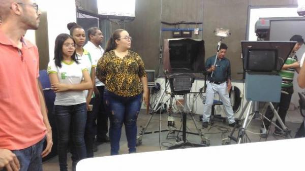 Alunos do IComradio realizam aula de imersão aos estúdios da TV e Rádio Alvorada em Floriano.(Imagem:IComradio )