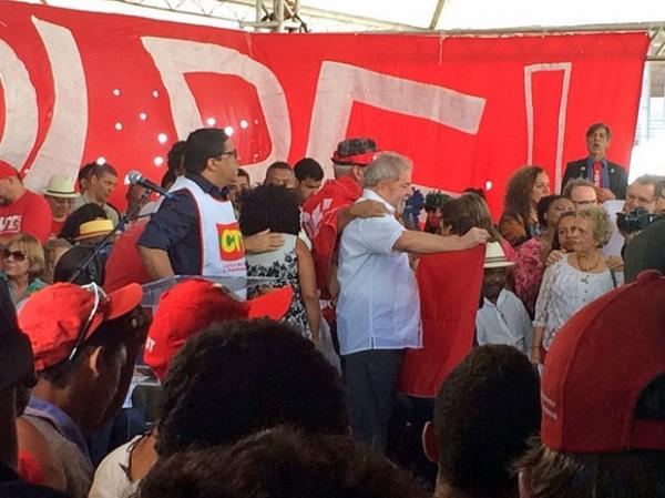 Lula participa de ato com integrantes de movimentos sociais contrários ao impeachment. (Imagem:Filipe Matoso / G1)