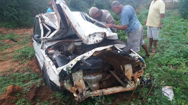 Veículo ficou completamente destruído após acidente na BR-407, em Picos, no Piauí(Imagem:Portal Grande Picos)