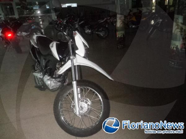 Cajueiro Motos apresenta a urbana NXR 160 Bros 2015 com mais potência e torque.(Imagem:FlorianoNews)