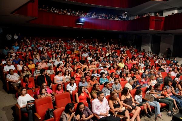 Coral de Floriano se apresenta no Theatro 4 de Setembro, em Teresina.(Imagem:Divulgação/Ascom)