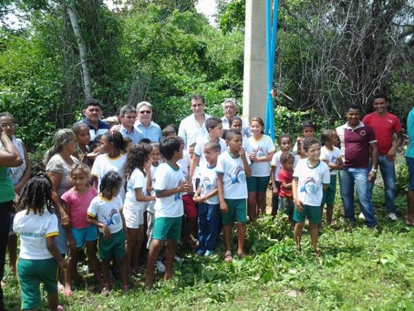 Prefeito Gilberto Júnior inaugura poço na escola da Comunidade Pilões.(Imagem:Waldemir Miranda)