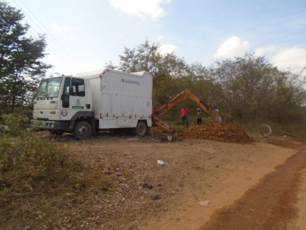 Adutora se rompe e afeta abastecimento de água em Floriano.(Imagem:FlorianoNews)