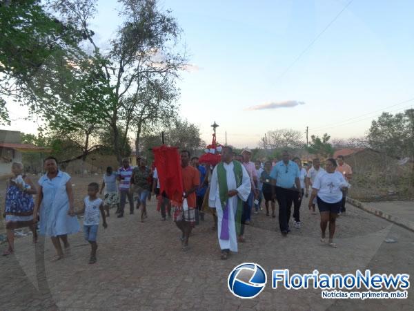 Procissão encerrou os festejos de Bom Jesus da Lapa na localidade Tabuleiro do Mato.(Imagem:FlorianoNews)