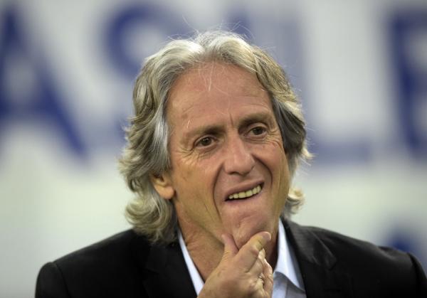 O performático: caras e bocas fazem parte do jeito Jorge Jesus de trabalhar.(Imagem:André Durão, GloboEsporte.com)