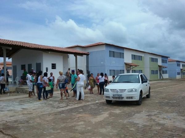 Famílias reclamam da não entrega de residencial do Minha Casa, Minha Vida.(Imagem:Catarina Costa/G1 PI)