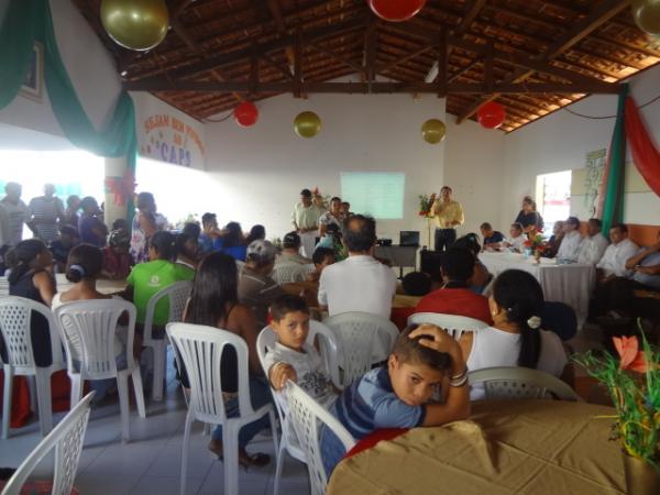 CAPS II realiza festa de Natal para usuários e familiares.(Imagem: FlorianoNews)