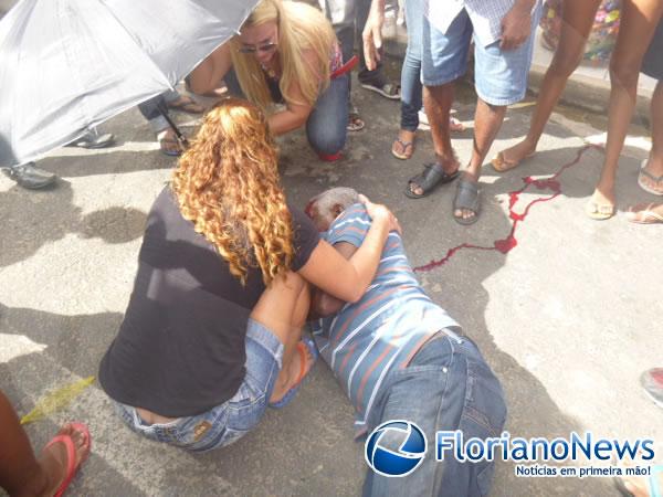 Idoso fica ferido após ser atingido por carro-forte.(Imagem:FlorianoNews)