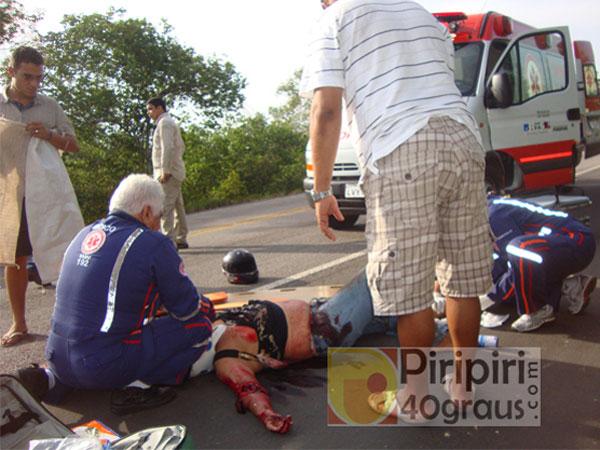 Carreta esmaga mulher na BR 222. (Imagem:Piripiri40graus)