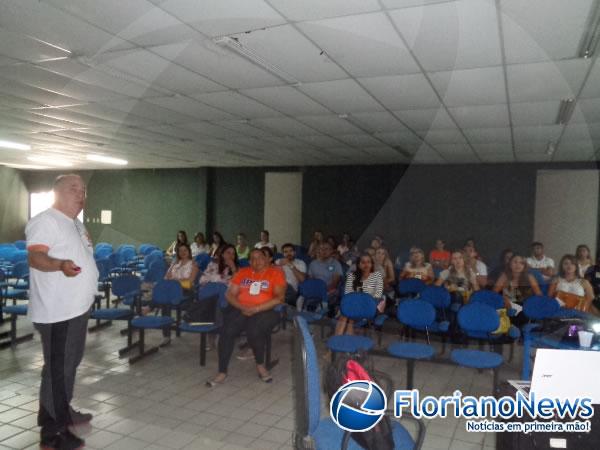 Profissionais da saúde participam de curso de emergência pré-hospitalar.(Imagem:FlorianoNews)