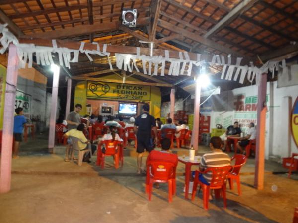 Torcedores acompanharam final da Libertadores em bares de Floriano.(Imagem:FlorianoNews)