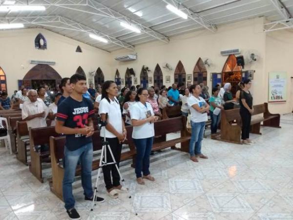 Procissão e missa marcam abertura dos festejos de São Raimundo Nonato em Floriano.(Imagem:FlorianoNews)