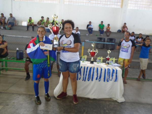 Vitória das Abelhas Rainhas marca encerramento do Torneio Cidade Futsal.(Imagem:FlorianoNews)