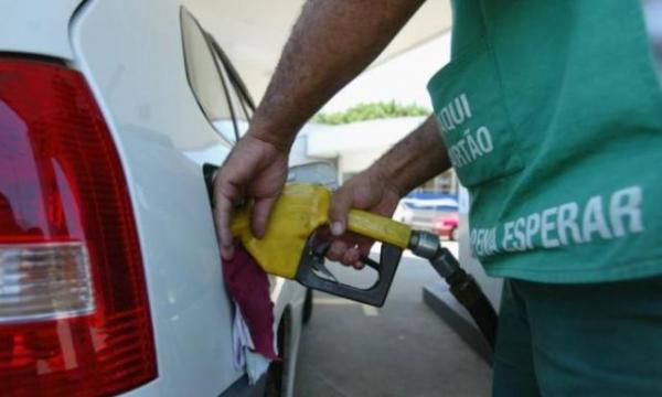 Preço da gasolina já passa de R$ 4,00 nos postos de Teresina.(Imagem:Cidadeverde.com)