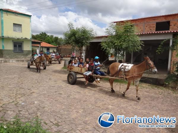 Festa dos Carroceiros atraiu dezenas de participantes em Nazaré do Piauí.(Imagem:FlorianoNews)