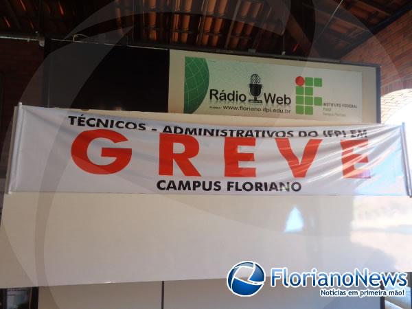 Universidade Federal do Piauí (UFPI) deflagra greve.(Imagem:FlorianoNews)