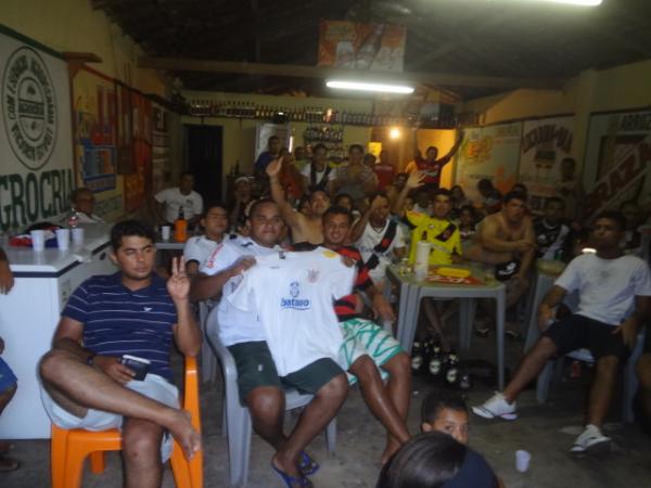 Torcedores acompanharam jogo deste domingo em bares de Floriano. (Imagem:FlorianoNews)