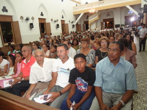 Comemorado os 25 anos de ordenação sacerdotal de Dom Valdemir.(Imagem:FlorianoNews)