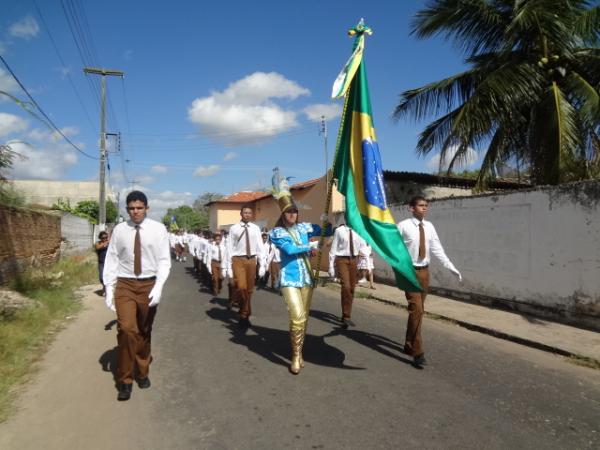 Colégio Industrial comemora o 43° aniversário com desfile cívico.(Imagem:FlorianoNews)