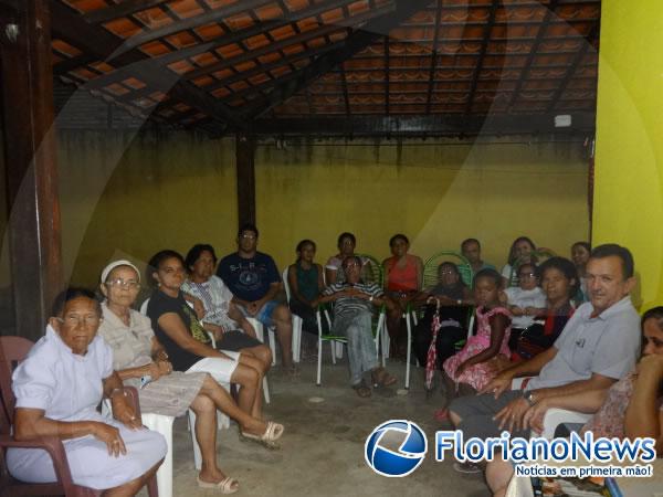 Moradores realizaram encerramento de novenário da Quaresma no bairro Irapuá II.(Imagem:FlorianoNews)