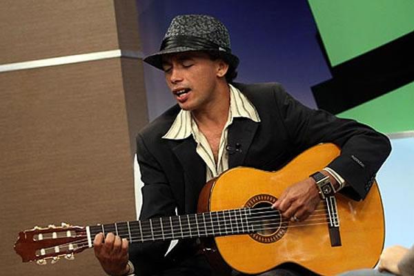 Paulynho Paixão nega acusações e canta música inédita para namorada(Imagem:Divulgação)