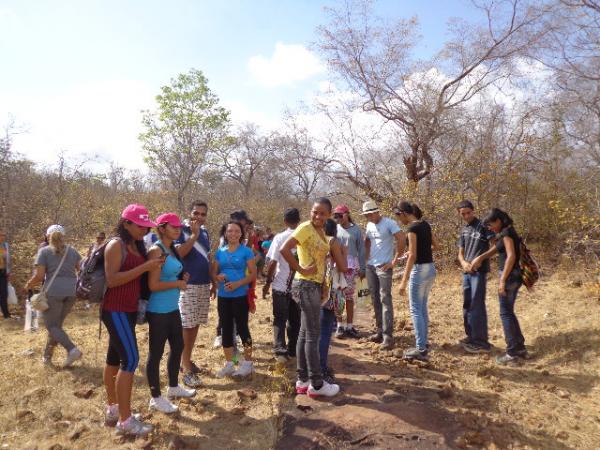 Alunos do Colégio Estadual participaram da 3ª Trilha Ecológica.(Imagem:FlorianoNews)