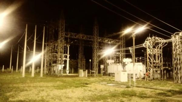 Raio atinge torre de transmissão e provoca falta de energia na região de Floriano.(Imagem:FlorianoNews)