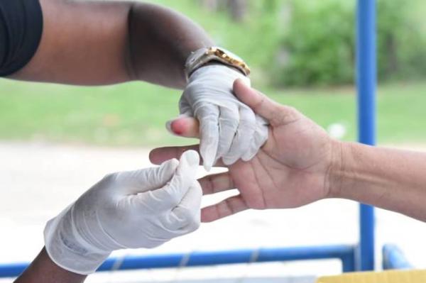 Saúde realiza mais uma ação ao Dia Mundial Contra a AIDS em Floriano.(Imagem:SECOM)