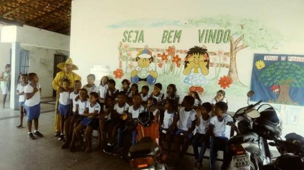 Projeto Amarelinho inicia visitas às escolas de Floriano para o Show do Carrapeta.(Imagem:FlorianoNews)