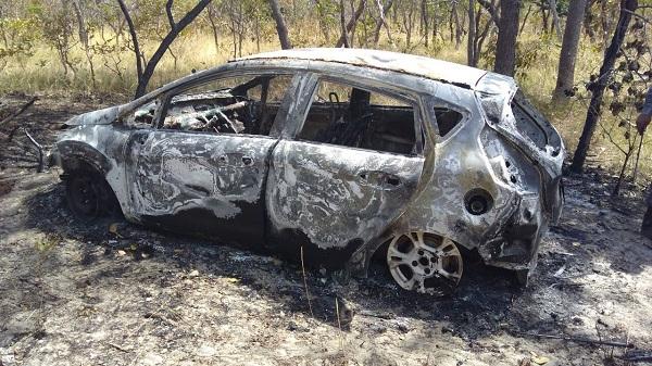 Automóvel é encontrado carbonizado em rodovia que liga Floriano a Jerumenha.(Imagem:Reprodução)