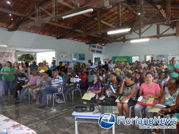 Assinatura de ordem de serviços para a reforma e ampliação da Unidade Escolar Coelho Neto e construção da quadra poliesportiva da escola.(Imagem:FlorianoNews)